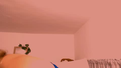 Snapshot of angela_doll01 chatting on September 16, 2025, 1:12 pm angela online show from September 16, 2025, 1:12 pm