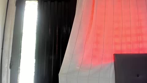 angela_nix online show from November 6, 2025, 5:25 pm