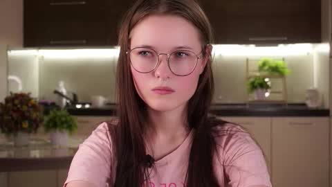 Mary online show from September 10, 2025, 11:10 am