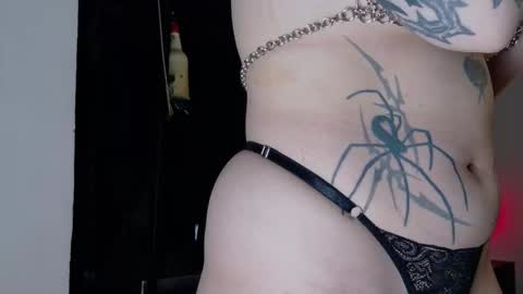 Snapshot of angelabl0odborne chatting on February 25, 2026, 10:52 pm Angela help me reach 100 thumbs up online show from February 25, 2026, 10:52 pm