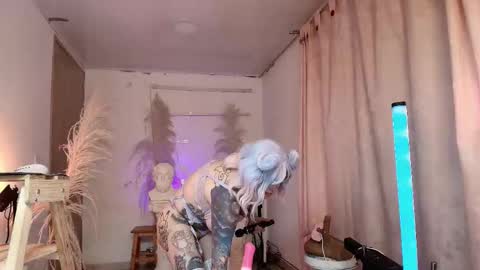 Angela Cianuro online show from February 20, 2026, 2:52 am