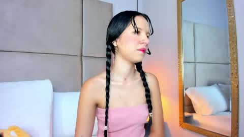 angelag_ online show from May 28, 2026, 8:28 pm