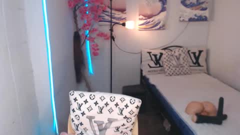 angelamorena online show from March 3, 2025, 10:20 pm