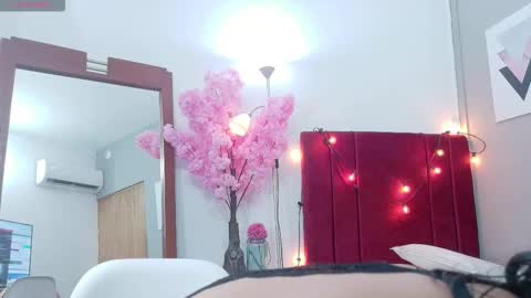  Angela  online show from November 29, 2025, 3:31 am