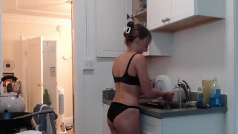 Fern4Ever online show from September 11, 2025, 12:00 am