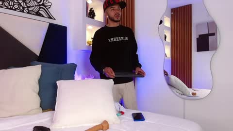 Angel online show from April 18, 2026, 4:27 am