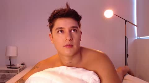 Angel online show from November 7, 2025, 7:58 pm