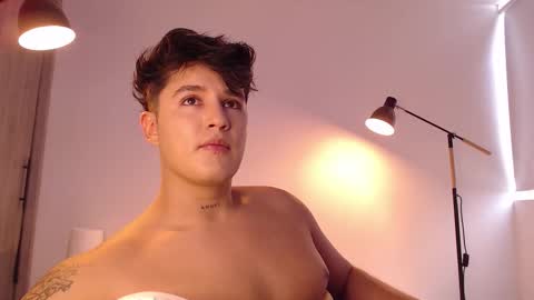 Angel online show from December 18, 2025, 6:58 pm