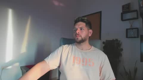 Snapshot of angelcute3 chatting on October 7, 2025, 10:07 pm angel online show from October 7, 2025, 10:07 pm