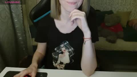 Snapshot of angelcute32 chatting on October 27, 2025, 3:16 pm AngelCute32 online show from October 27, 2025, 3:16 pm