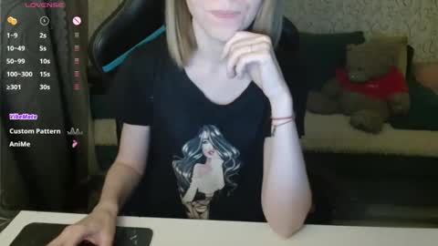 Snapshot of angelcute32 chatting on October 30, 2025, 3:13 pm AngelCute32 online show from October 30, 2025, 3:13 pm