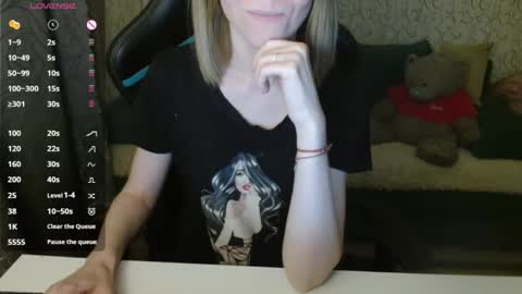 Snapshot of angelcute32 chatting on November 12, 2025, 3:01 pm AngelCute32 online show from November 12, 2025, 3:01 pm