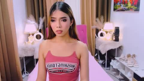 MISS PAU online show from October 4, 2025, 2:04 pm