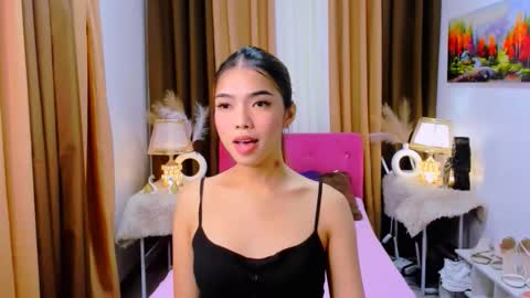 MISS PAU online show from October 8, 2025, 1:25 am