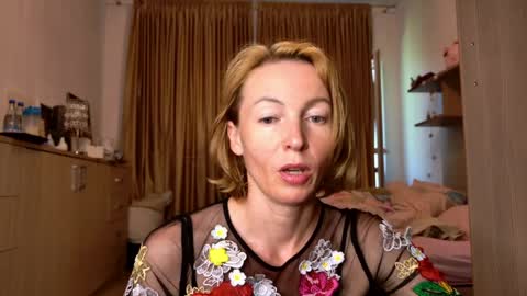 angelicfenix online show from May 20, 2026, 12:22 pm