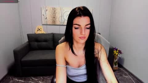 Snapshot of angelina_clark chatting on December 9, 2024, 6:35 pm Angelina online show from December 9, 2024, 6:35 pm