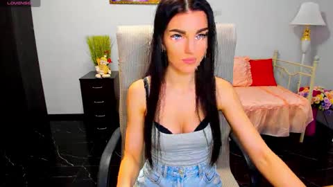 Snapshot of angelina_clark chatting on January 21, 2025, 1:54 pm Angelina online show from January 21, 2025, 1:54 pm