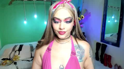 Snapshot of angelina_james_ chatting on October 22, 2025, 3:23 pm Angelina online show from October 22, 2025, 3:23 pm