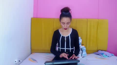 Snapshot of angelinabrookcm101 chatting on December 3, 2024, 3:09 am Angelina Brook online show from December 3, 2024, 3:09 am