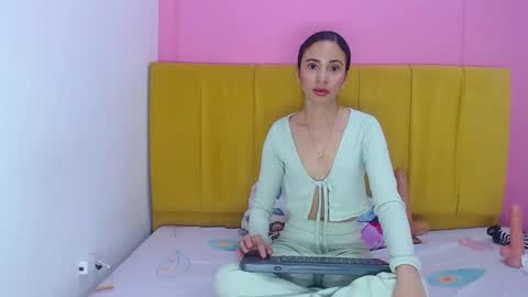 Snapshot of angelinabrookcm101 chatting on December 9, 2024, 1:29 am Angelina Brook online show from December 9, 2024, 1:29 am