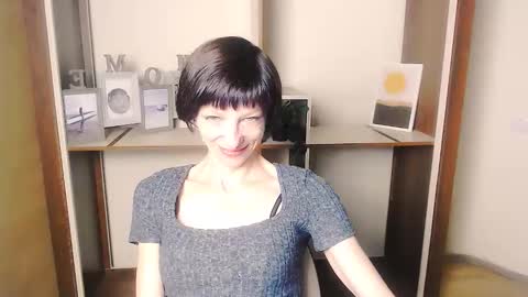 Angelina online show from September 9, 2025, 6:13 am