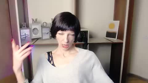 Angelina online show from September 24, 2025, 6:39 am