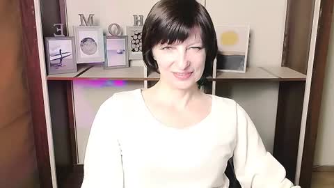 Snapshot of angelinalov_ chatting on June 24, 2026, 7:29 am Angelina online show from June 24, 2026, 7:29 am