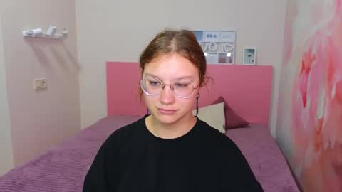 AngelinaLow online show from September 9, 2025, 11:21 am