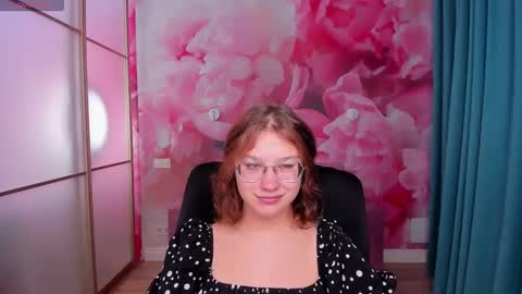 AngelinaLow online show from October 8, 2025, 11:30 am