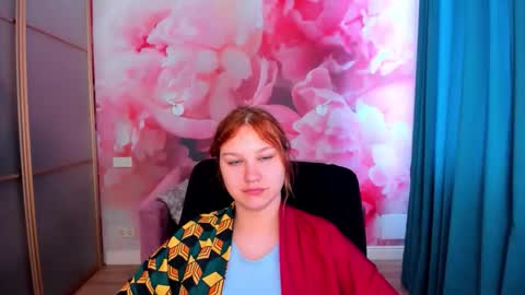 Snapshot of angelinalow chatting on April 21, 2026, 11:27 am AngelinaLow online show from April 21, 2026, 11:27 am