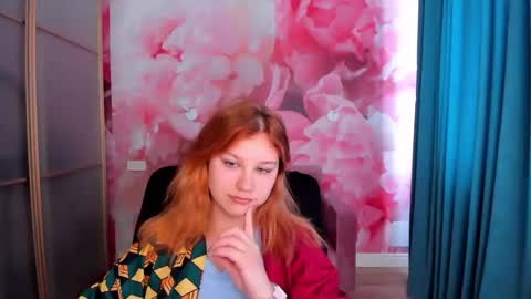 Snapshot of angelinalow chatting on April 24, 2026, 11:45 am AngelinaLow online show from April 24, 2026, 11:45 am