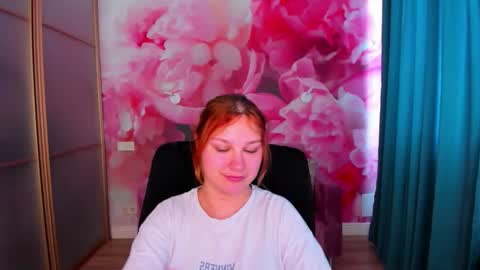 Snapshot of angelinalow chatting on May 5, 2026, 11:29 am AngelinaLow online show from May 5, 2026, 11:29 am