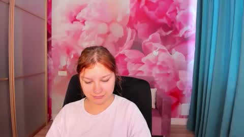 Snapshot of angelinalow chatting on May 17, 2026, 5:27 am AngelinaLow online show from May 17, 2026, 5:27 am