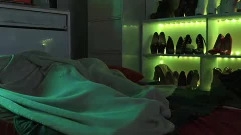 Snapshot of angelinasia chatting on October 18, 2025, 9:26 pm Angel online show from October 18, 2025, 9:26 pm