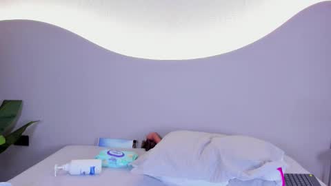 Angeline online show from March 26, 2026, 8:14 pm