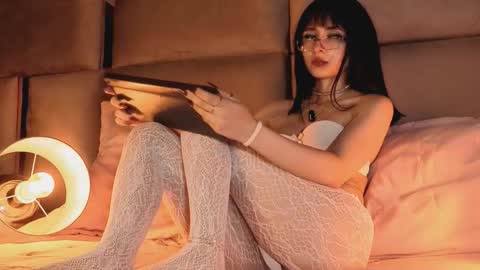 angelinepossy online show from November 12, 2025, 7:57 pm