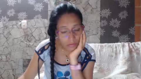 Snapshot of angelitaa_hot chatting on December 14, 2024, 10:45 am angela online show from December 14, 2024, 10:45 am