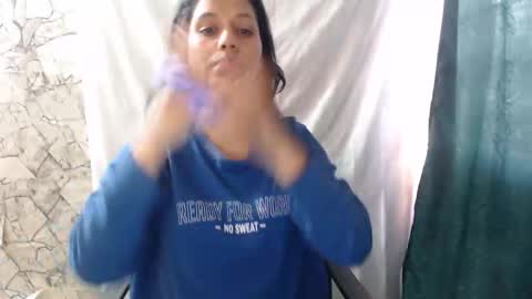 Snapshot of angelitaa_hot chatting on October 22, 2025, 9:03 pm angela online show from October 22, 2025, 9:03 pm