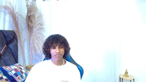 Angel online show from November 27, 2025, 8:33 pm