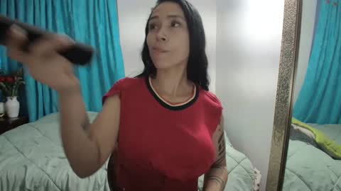 Snapshot of angellaisabella chatting on January 21, 2025, 10:41 pm ANGELA ISABELLA online show from January 21, 2025, 10:41 pm