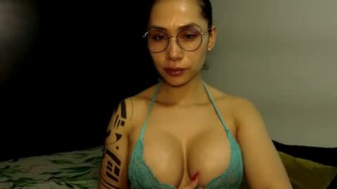 Snapshot of angellaisabella chatting on September 9, 2025, 12:37 pm ANGELA ISABELLA online show from September 9, 2025, 12:37 pm