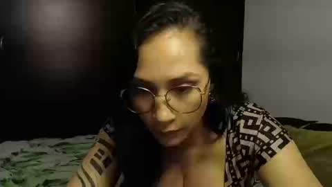 Snapshot of angellaisabella chatting on October 17, 2025, 8:44 pm ANGELA ISABELLA online show from October 17, 2025, 8:44 pm