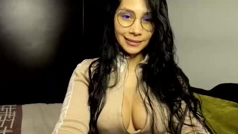  ANGELA ISABELLA  online show from November 16, 2025, 6:57 pm