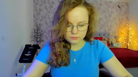 Snapshot of angellarud chatting on March 1, 2026, 11:23 am angellarud online show from March 1, 2026, 11:23 am