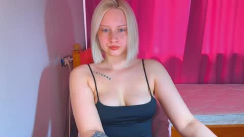 Snapshot of angellisss chatting on May 28, 2026, 6:43 am Cutie online show from May 28, 2026, 6:43 am