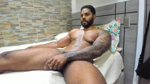 angelo_evans33 online show from March 12, 2025, 11:44 pm