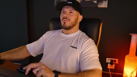 BlackWolf online show from December 21, 2025, 8:21 am