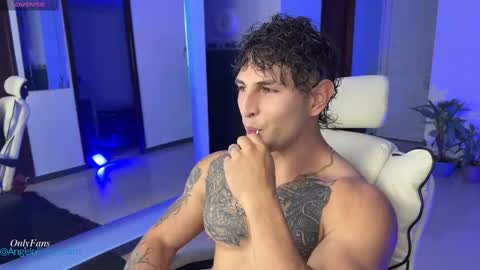 Snapshot of angeloferro1 chatting on February 23, 2025, 1:24 am Angelo Ferro online show from February 23, 2025, 1:24 am