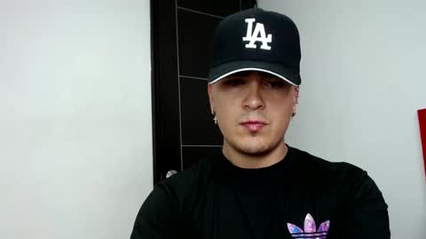 angels_0001 online show from December 17, 2024, 3:39 pm