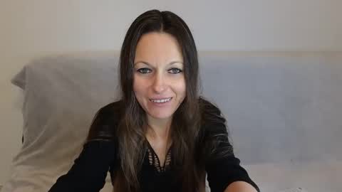 Giulia online show from November 16, 2025, 10:54 am